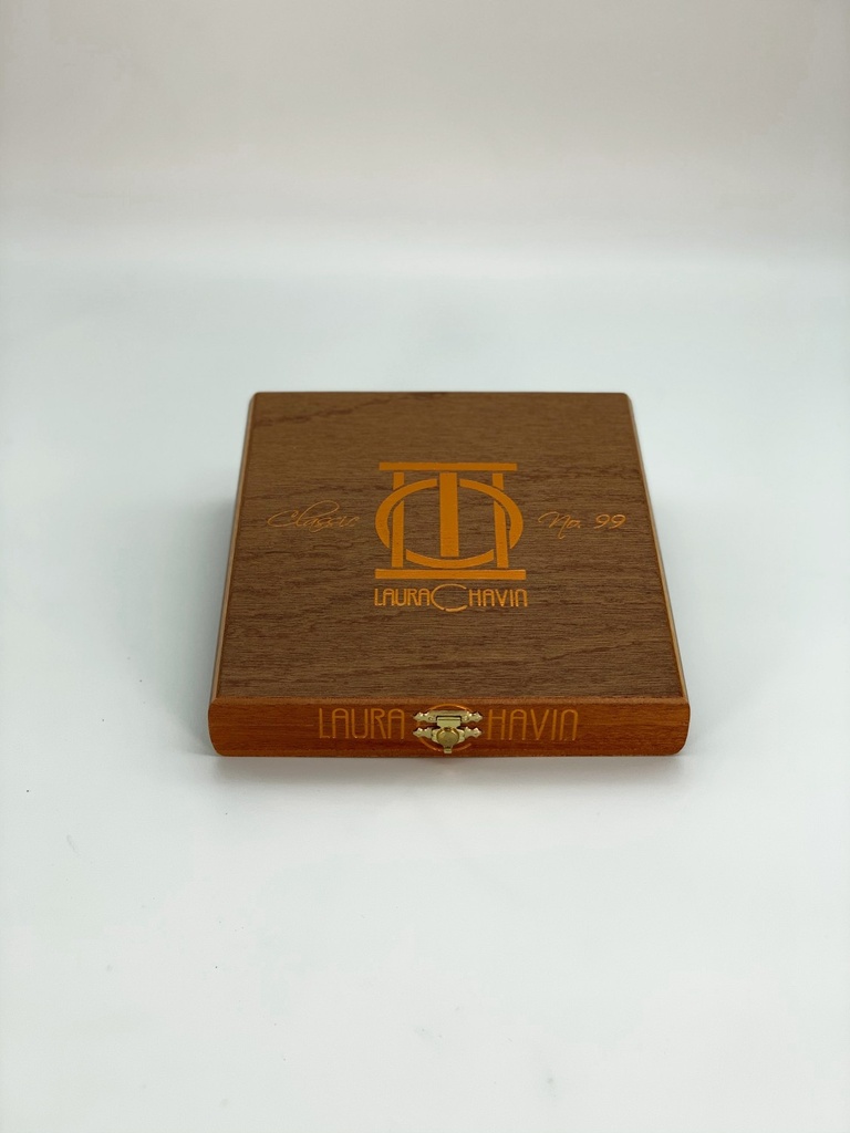 Laura Chavin Classic Line No. 99 Fino Largo - Box Of 10 Cigars